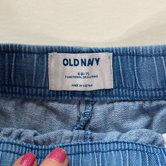 Girls Old Navy Chambray Shorts - Picture 4 of 4